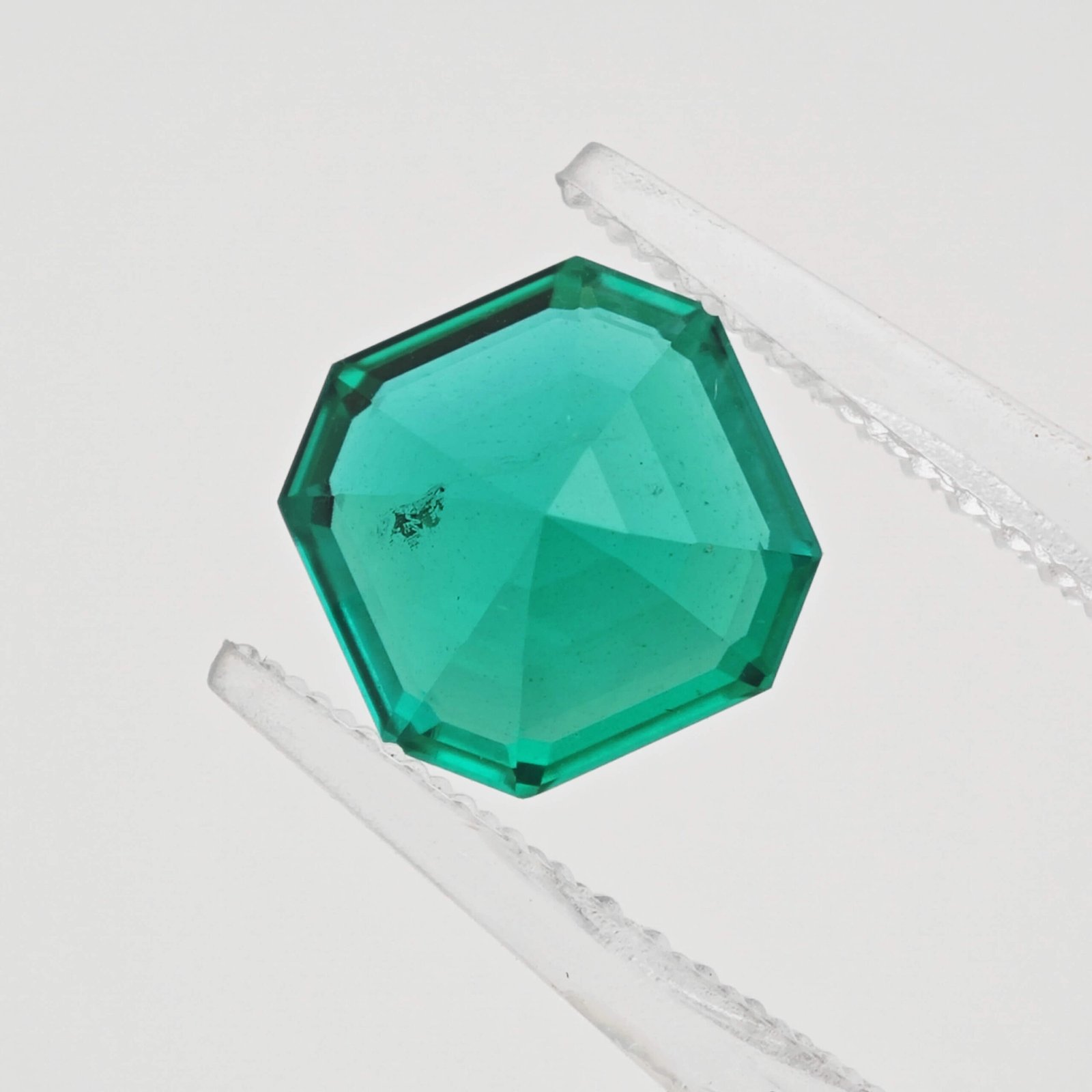 smeraldo coltivato in laboratorio taglio asscher 02