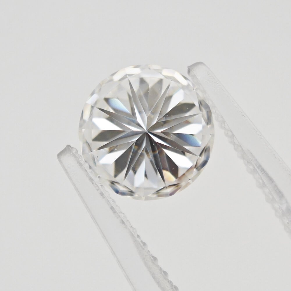 Round 8 hearts & 8 arrows cut Moissanite 02