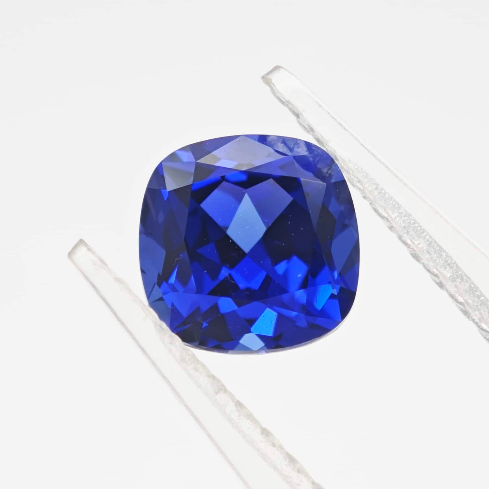 Safira Azul 01 Cultivada em Laboratório com Corte Almofada almofada cortada laboratório safira azul 01