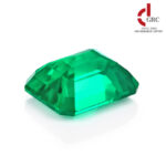 emerald cut lab grown emerald 03