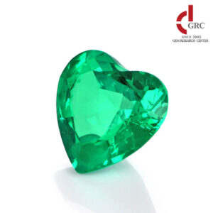 heart cut lab grown emerald 02