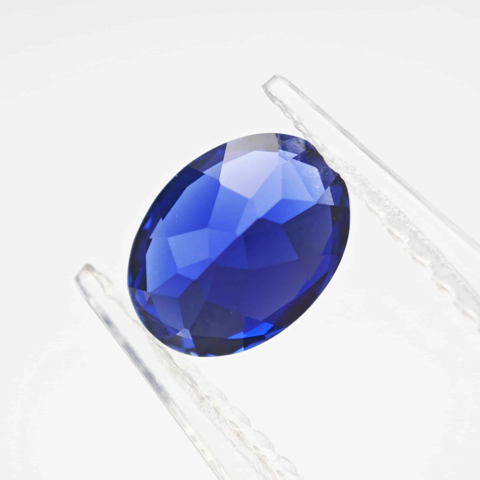 đá sapphire xanh cắt oval nuôi cấy trong phòng thí nghiệm 02