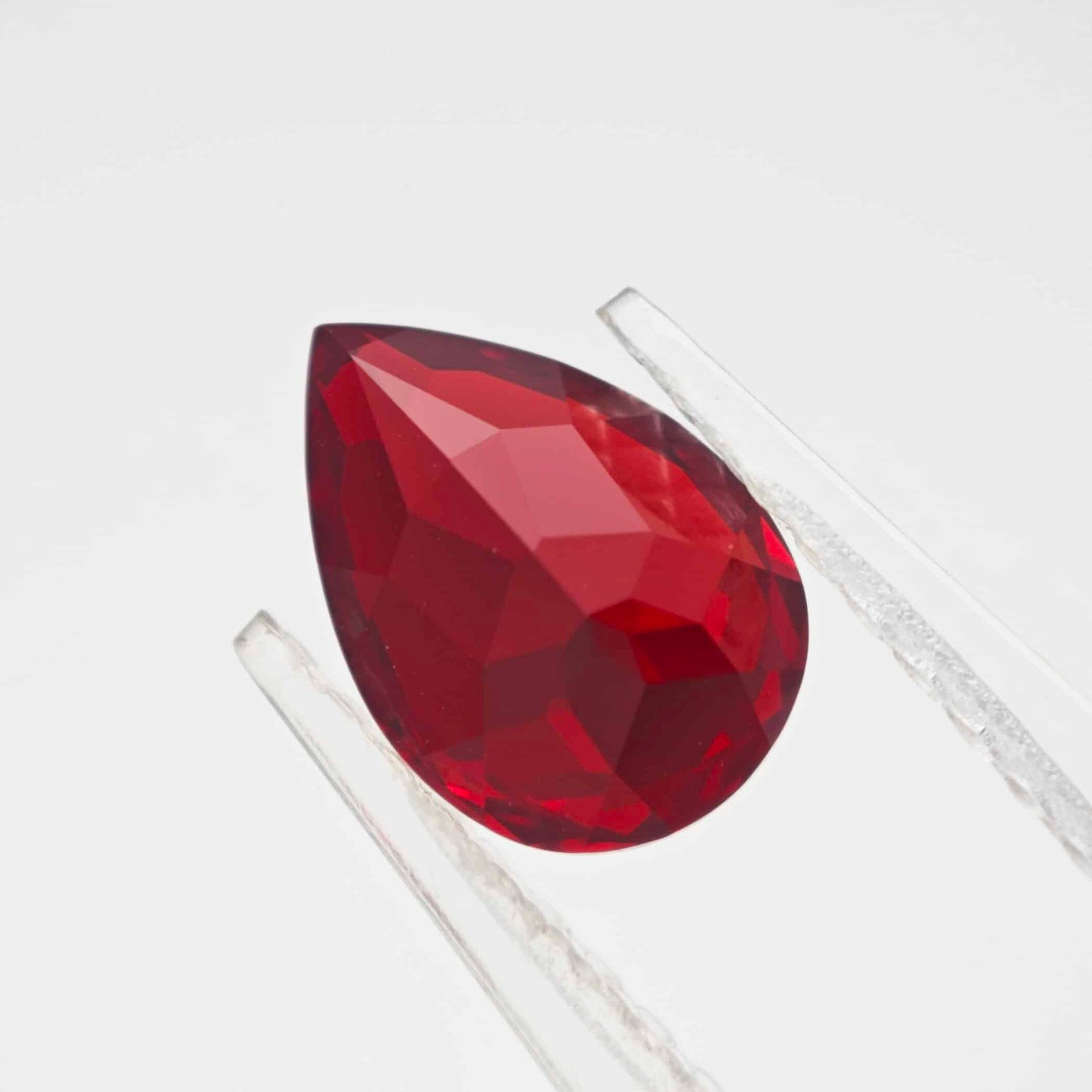 Poire coupée cultivée en laboratoire Ruby 02 poire coupée en laboratoire, rubis 02