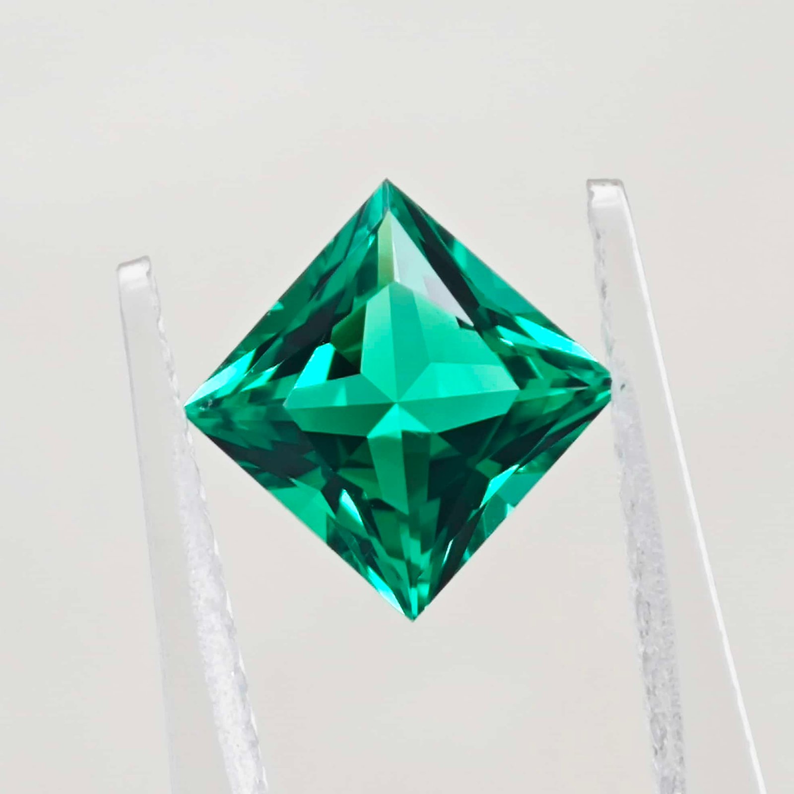 Prinzessschliff, im Labor gezüchteter Smaragd 01