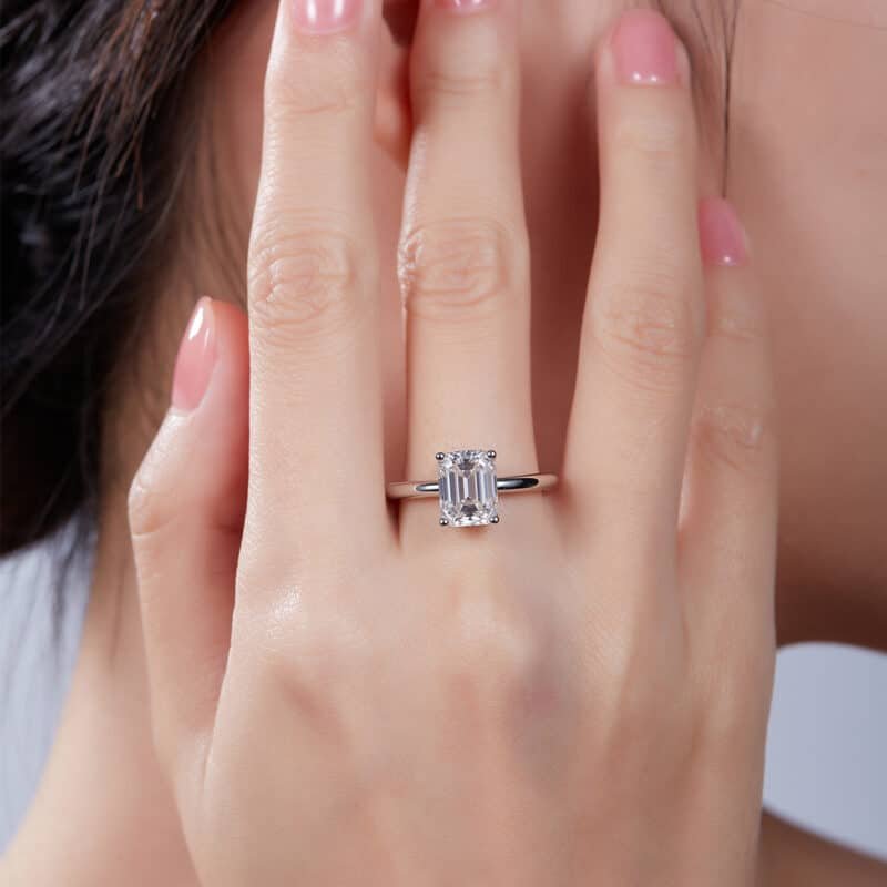 bague solitaire en moissanite taille émeraude m90r 07