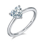 Anillo solitario Moissanite talla corazón 01