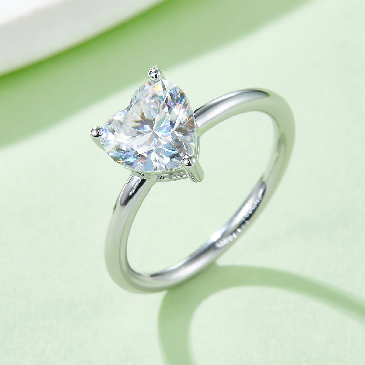 Bague solitaire en moissanite taille cœur M90Q 04 bague solitaire en moissanite taille cœur m90q 04