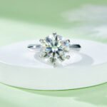 Anello di fidanzamento con moissanite da 5,0 carati 6 anello di fidanzamento con moissanite m03j 03