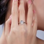 Anello di fidanzamento con solitario moissanite taglio a pera 7 anello solitario con moissanite taglio a pera m90u 07