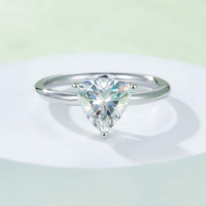 trillion cut moissanite solitaire ring m90t 06