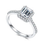 Smaragd geslepen Moissanite Halo verlovingsring 01