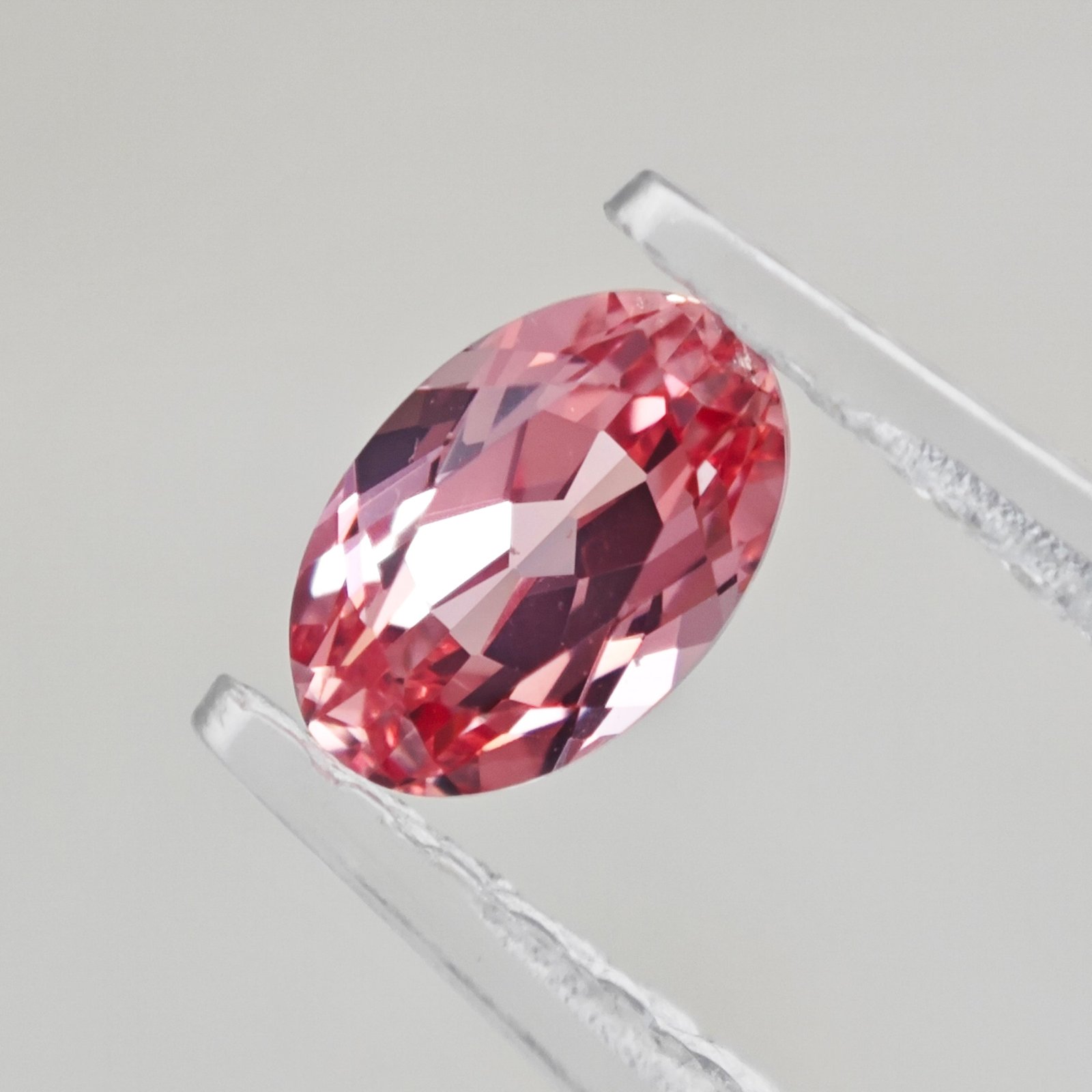 Oval Cut Lab Grown Padparadscha Sapphire 01 oval cut lab grown padparadscha sapphire 01