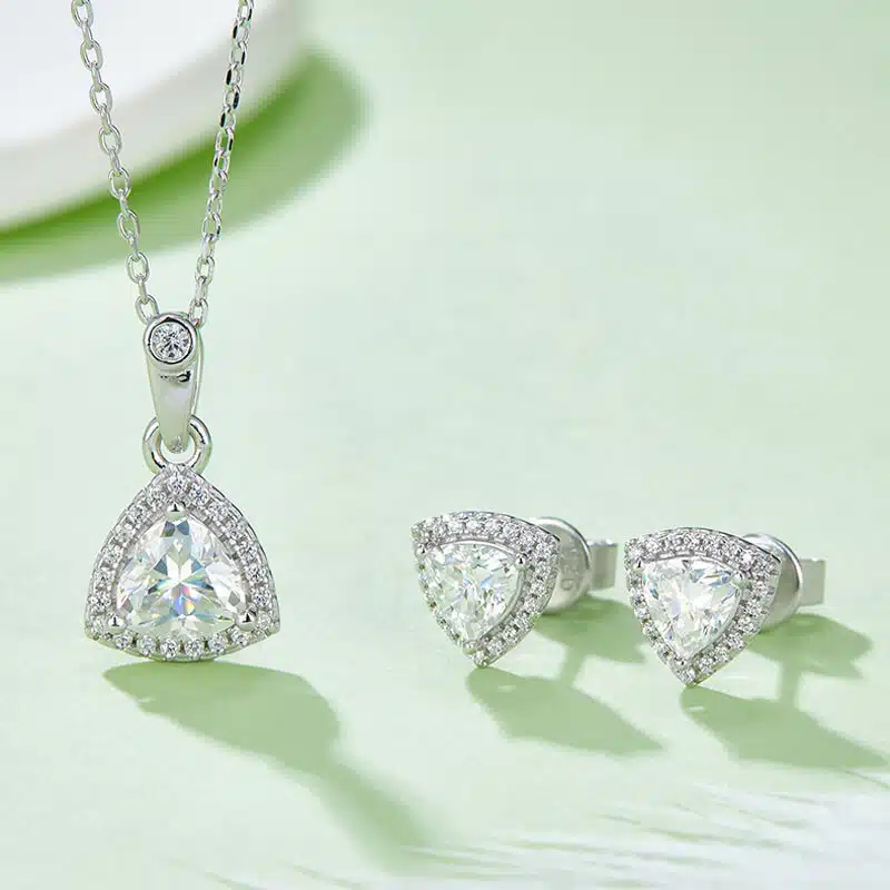 luxe triljoen geslepen moissanite halo oorbellen t96f-e 03