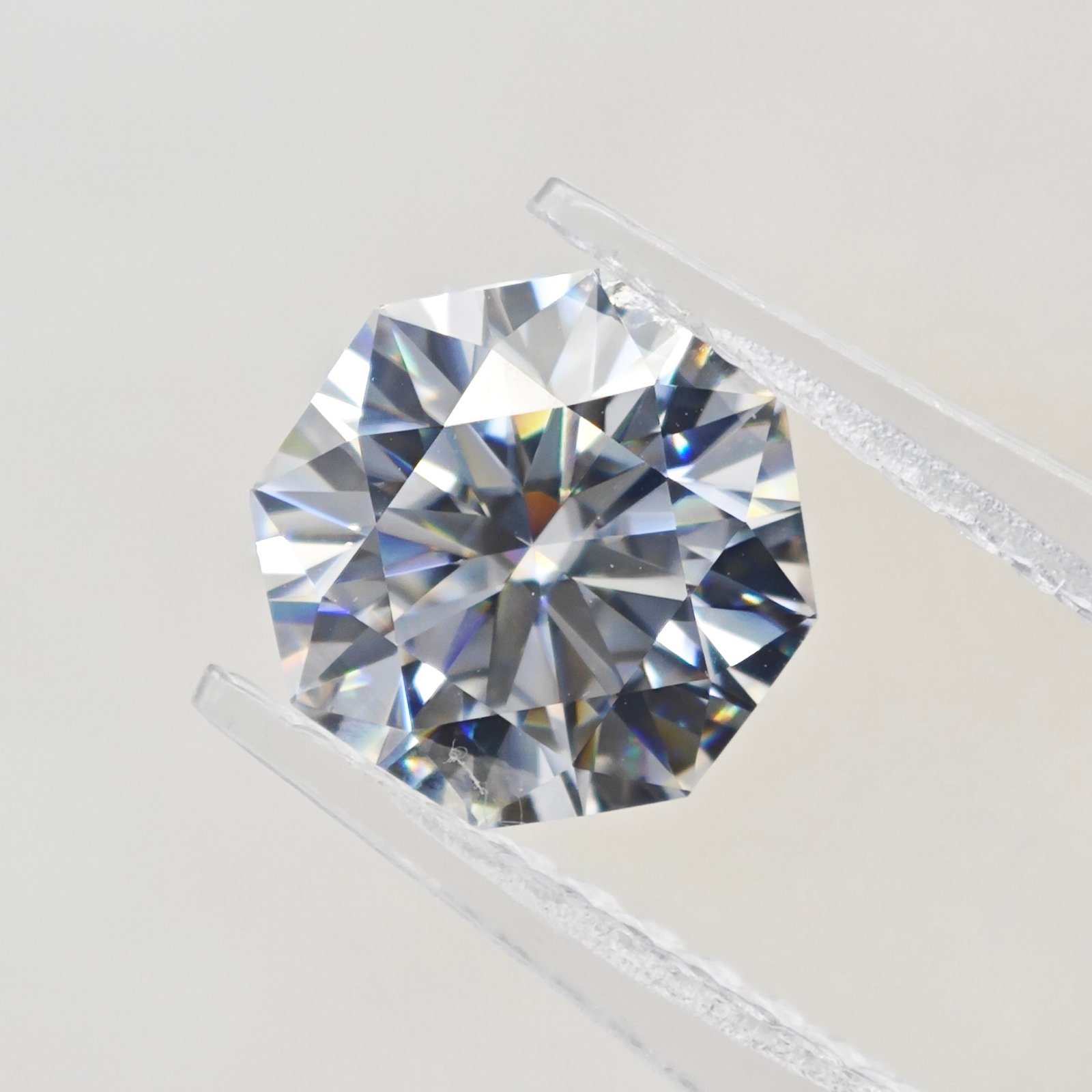 moissanite taglio brillante a forma ottagonale 01