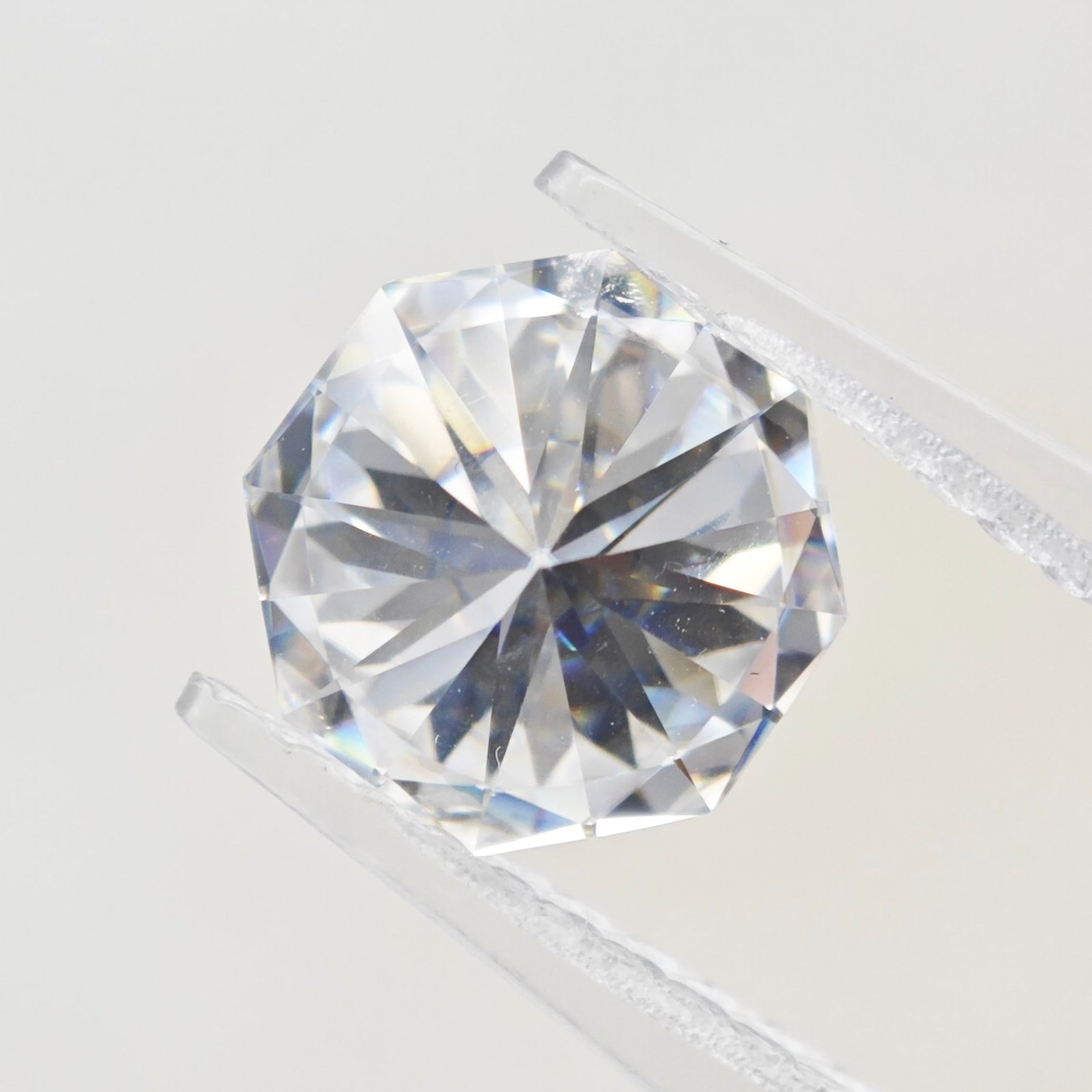 moissanite taglio brillante a forma ottagonale 02