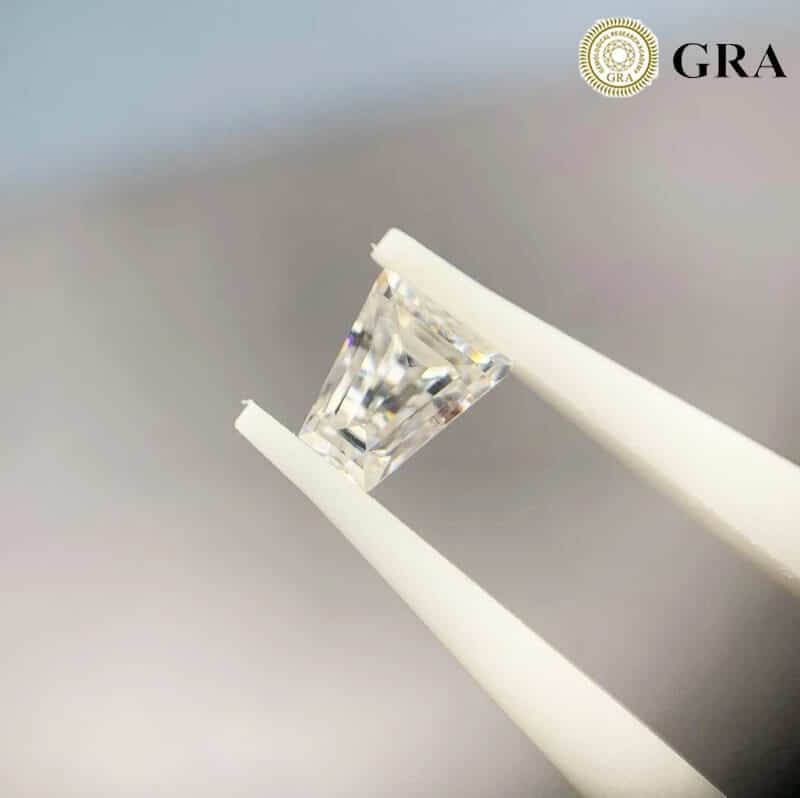 Trapezoid Cut Moissanite 03