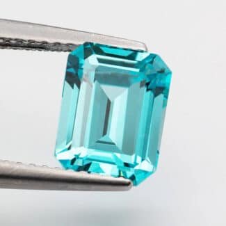 Emerald gesneden, in het laboratorium gekweekte Paraiba 02