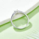 Cincin solitaire Moissanite potongan cemerlang 06