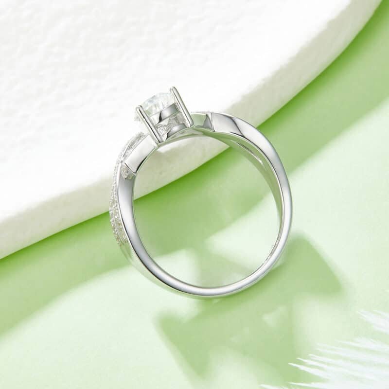 pear cut moissanite ring m99e 03