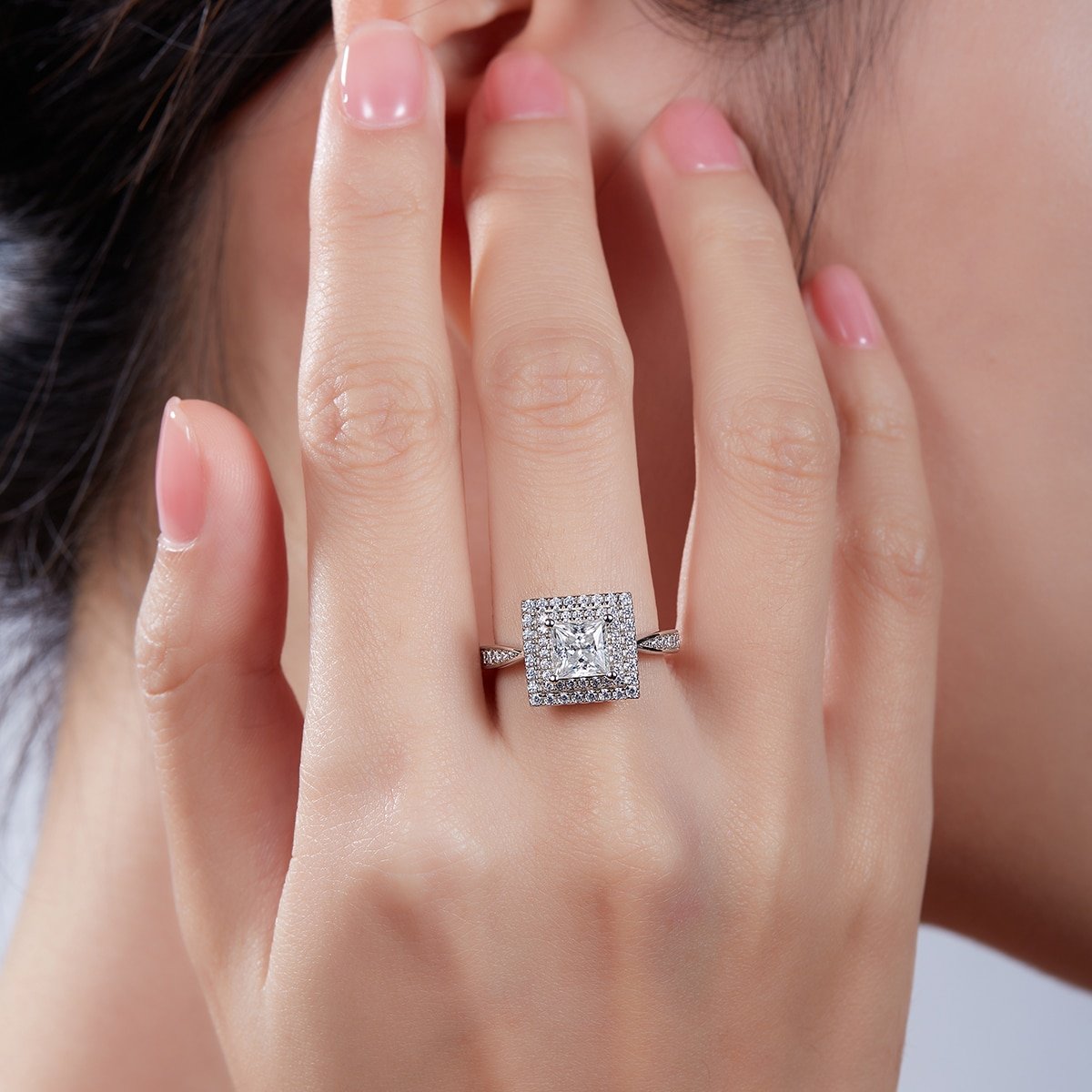 Nhẫn Halo Moissanite cắt kiểu công chúa M93E nhẫn halo moissanite cắt công chúa m93e