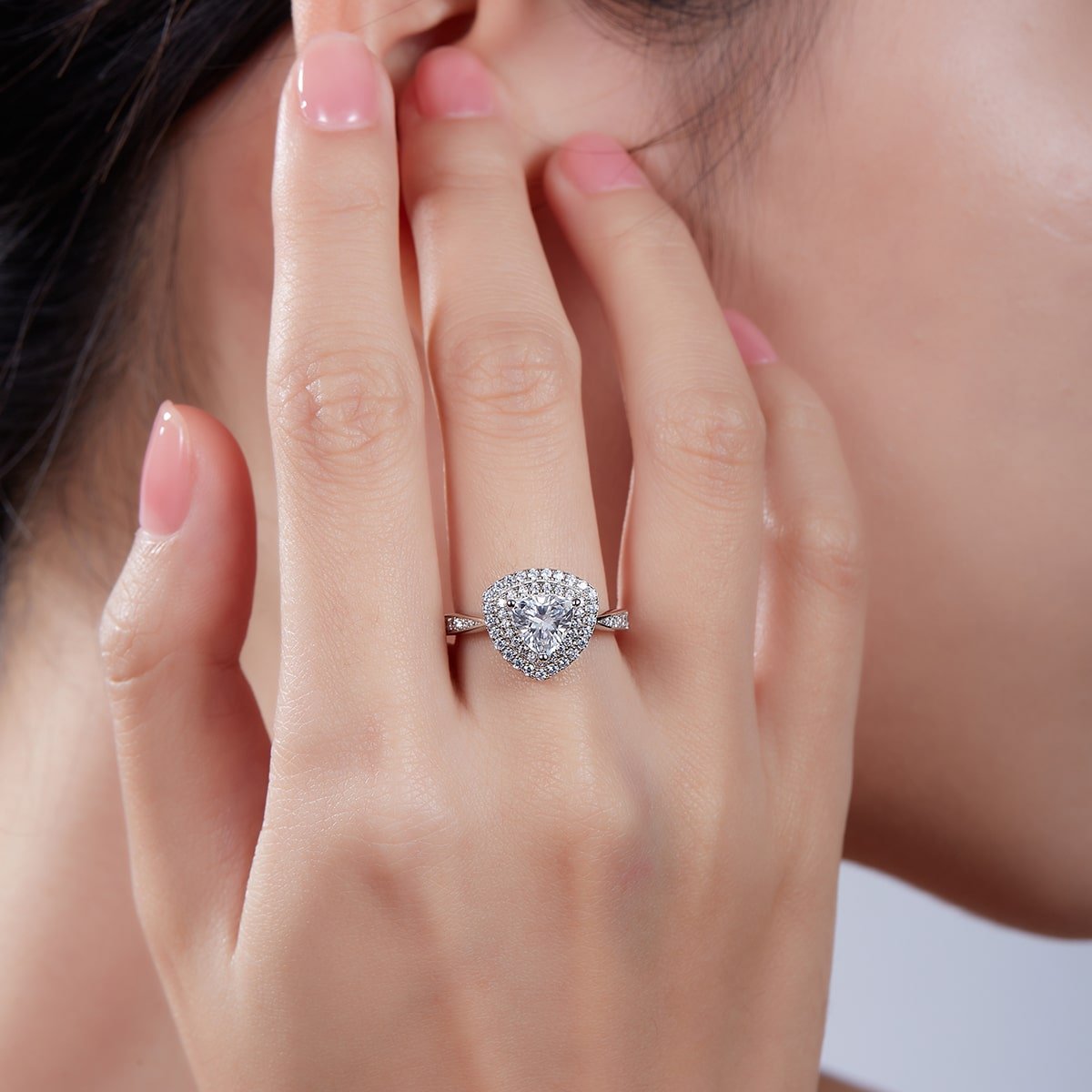 Nhẫn Halo Moissanite cắt Trillion M93F nhẫn halo moissanite cắt nghìn tỷ m93f