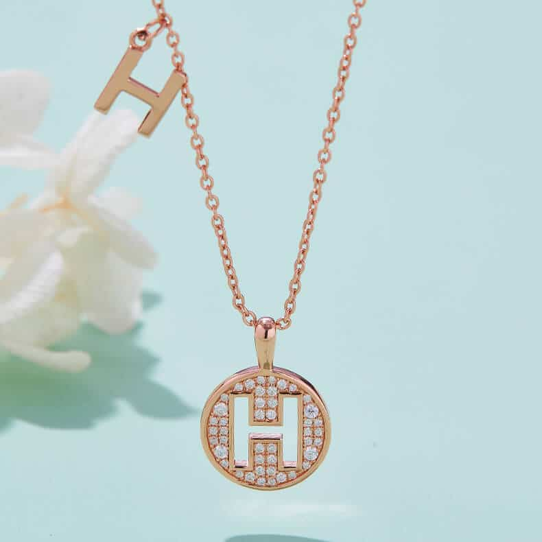 Alphabet H Moissanite pendant 04