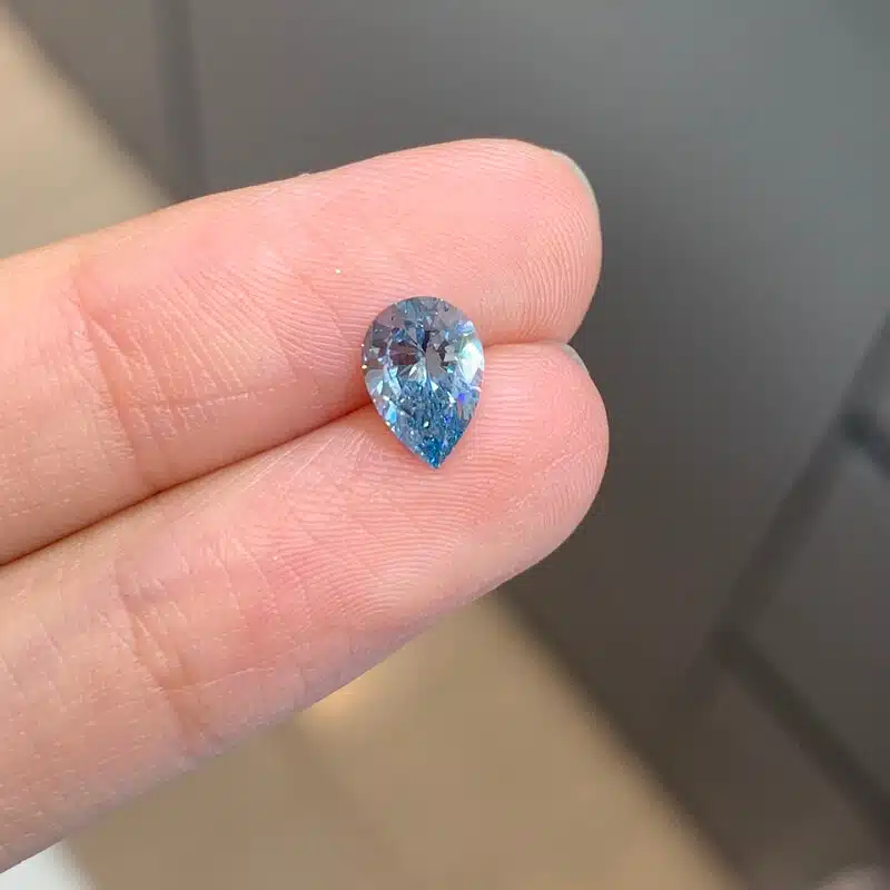 peervormige, fantasierijke, intens blauwe lab-grown diamant 01