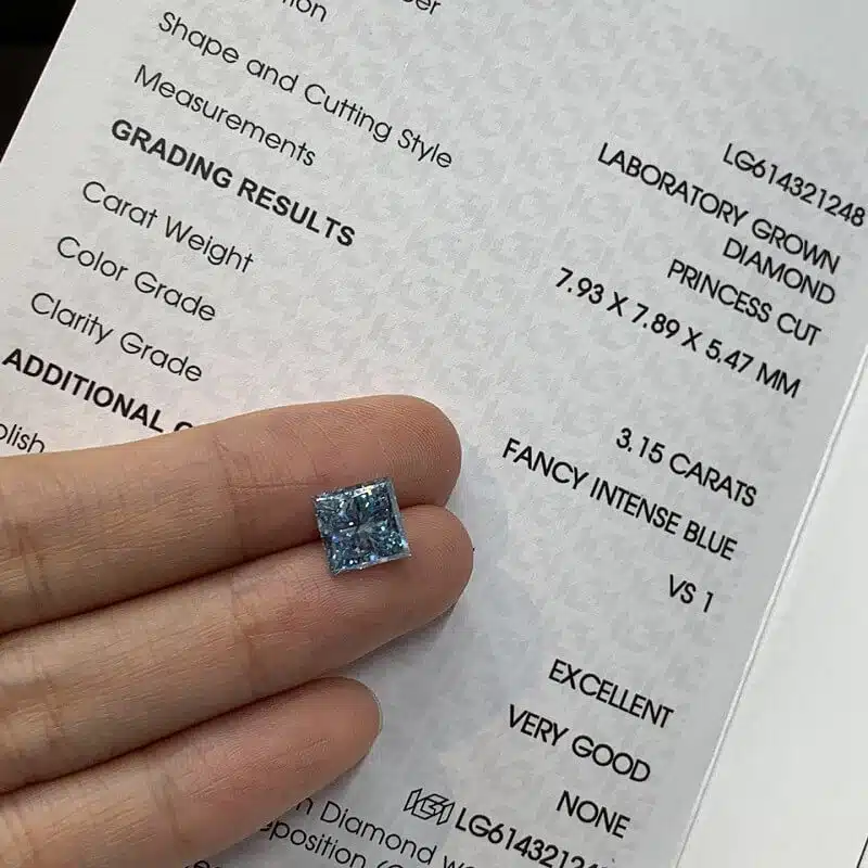 prinses geslepen, fantasierijke intens blauwe lab-grown diamant 01