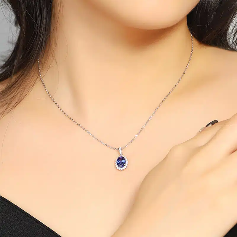 Pendentif en pierre précieuse cultivée en laboratoire de taille ovale de 2,0 ct 08