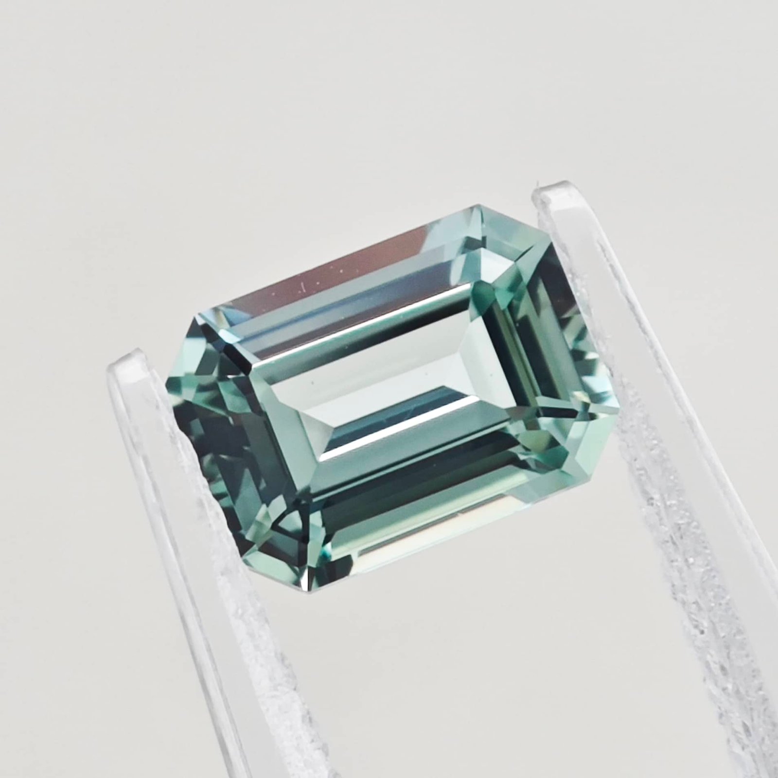emerald cut lab grown green sapphire 01