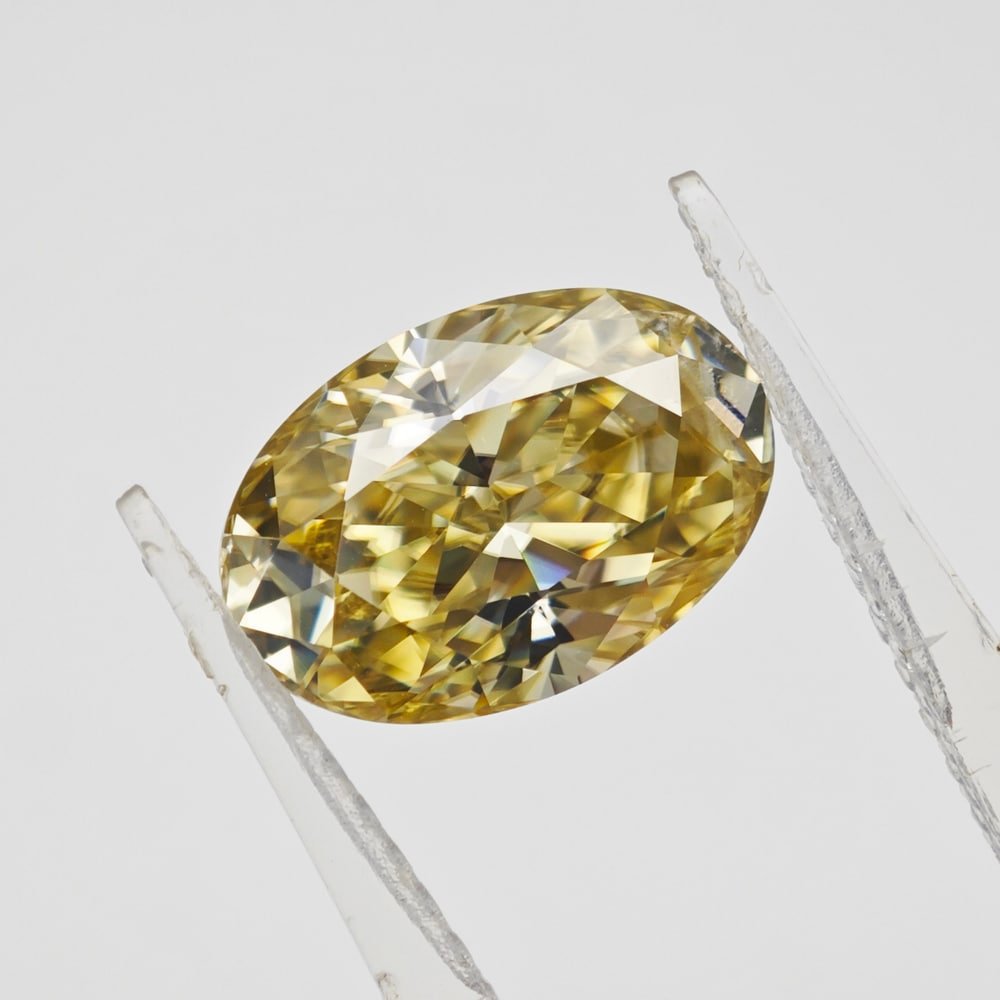 Moissanite gialla taglio ovale 01 moissanite gialla taglio ovale 01