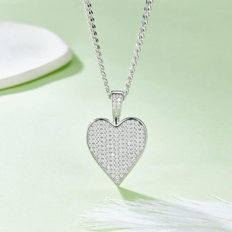 luxury classic moissanite ace of heart pendant j008a 03