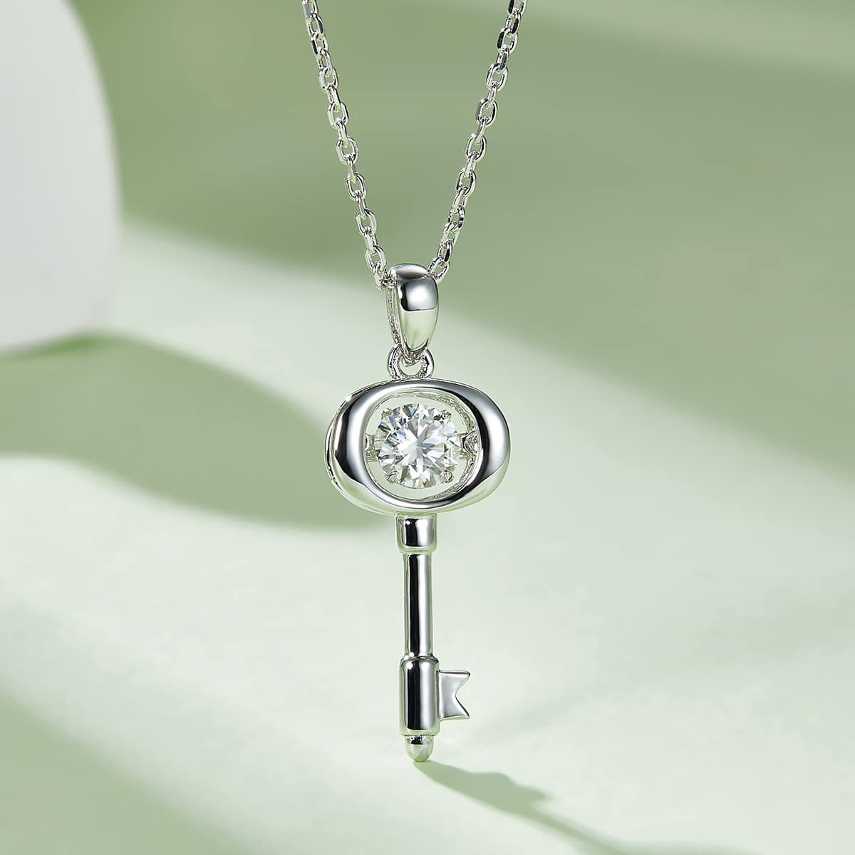 Kalung Liontin Moissanite Menari Berlapis Emas Putih Bentuk Kunci Perak Sterling Oldi925W-00 04 Kalung liontin moissanite menari bentuk kunci oldi 04