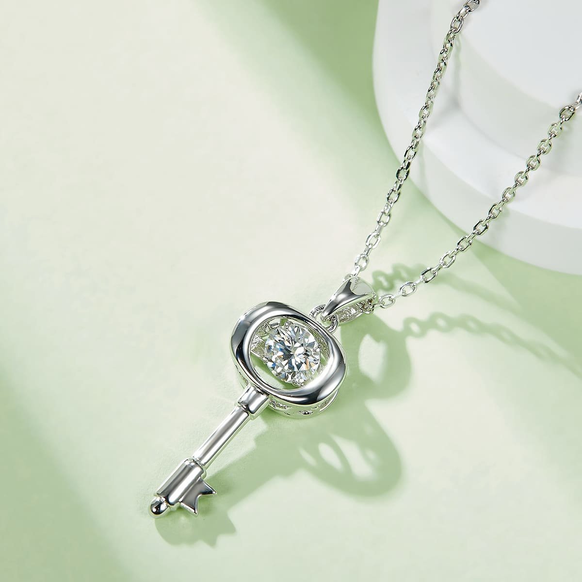 Kalung Liontin Moissanite Menari Berlapis Emas Putih Bentuk Kunci Perak Sterling Oldi925W-00 06 Kalung liontin moissanite menari bentuk kunci oldi 06