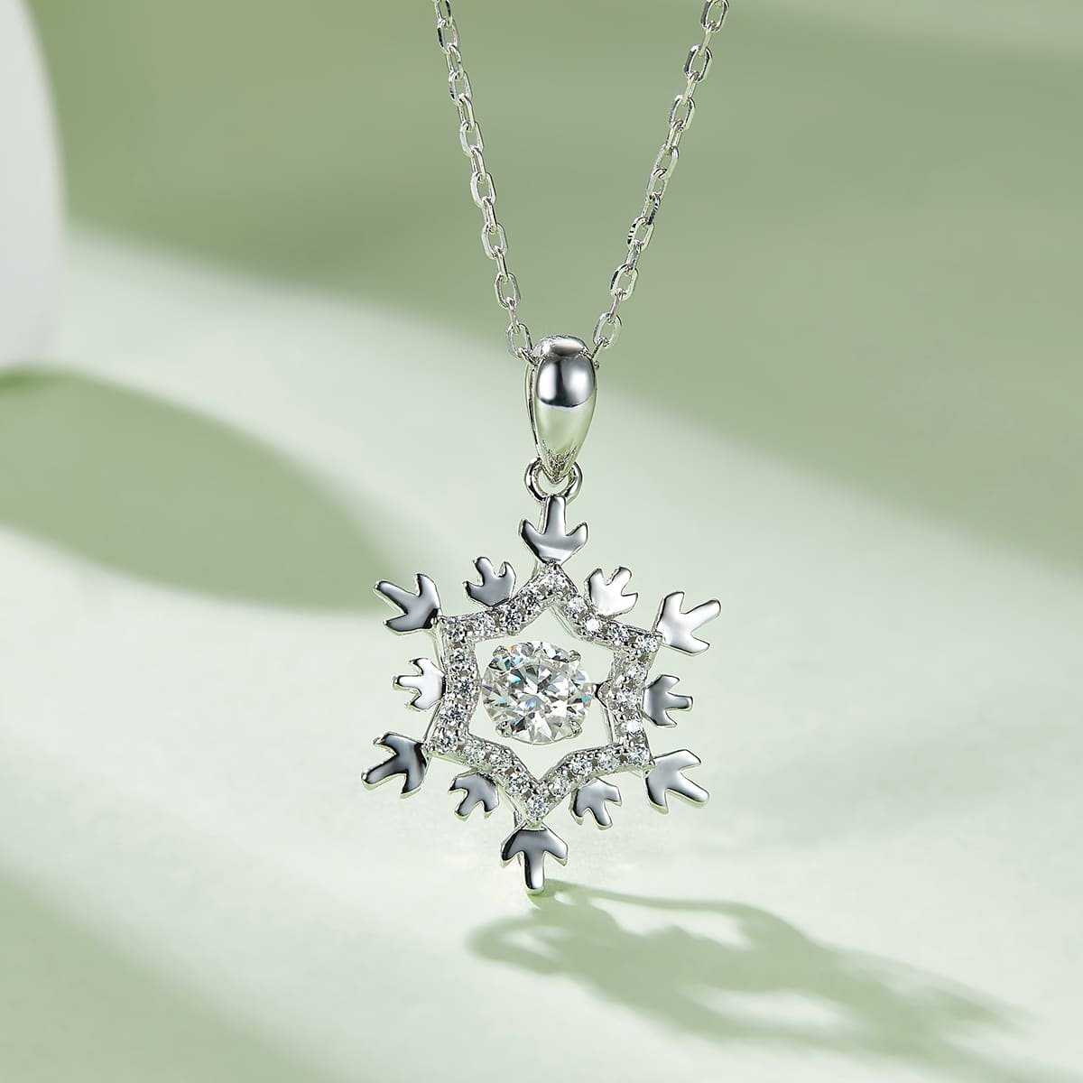 Collana con ciondolo in moissanite danzante placcato oro bianco a forma di fiocco di neve in argento sterling Oldj925W-00 04 collana con ciondolo in moissanite danzante a forma di fiocco di neve oldj 04