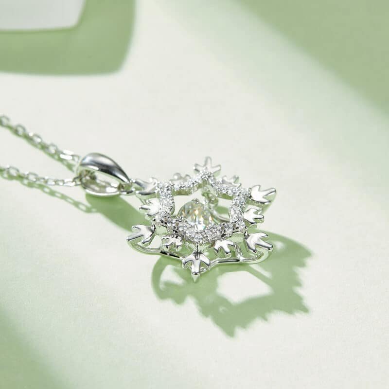 snowflake shape dancing moissanite pendant necklace oldj 05