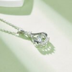 Collier avec pendentif en argent sterling et moissanite dansante 4 Collier pendentif en argent sterling avec moissanite dansante, modèle ancien 05