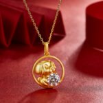 Collier pendentif moissanite chien du zodiaque chinois 3 Pendentif en moissanite représentant le chien du zodiaque chinois, Pecklace OSXK 03