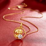 Collier avec pendentif en moissanite Chien du zodiaque chinois 4 Pendentif en moissanite représentant le chien du zodiaque chinois, Pecklace OSXK 04