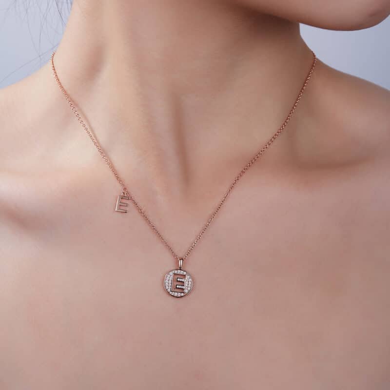kalung liontin alfabet awal e moissanite ozme