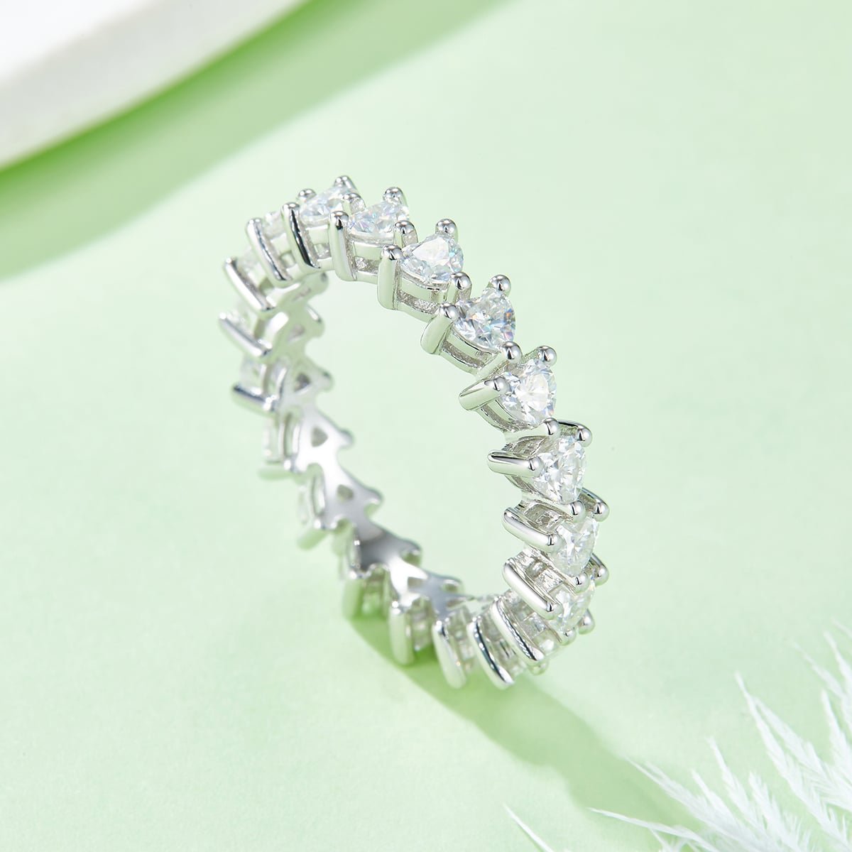 Anel de eternidade com moissanita lapidada em formato de coração m97c 04