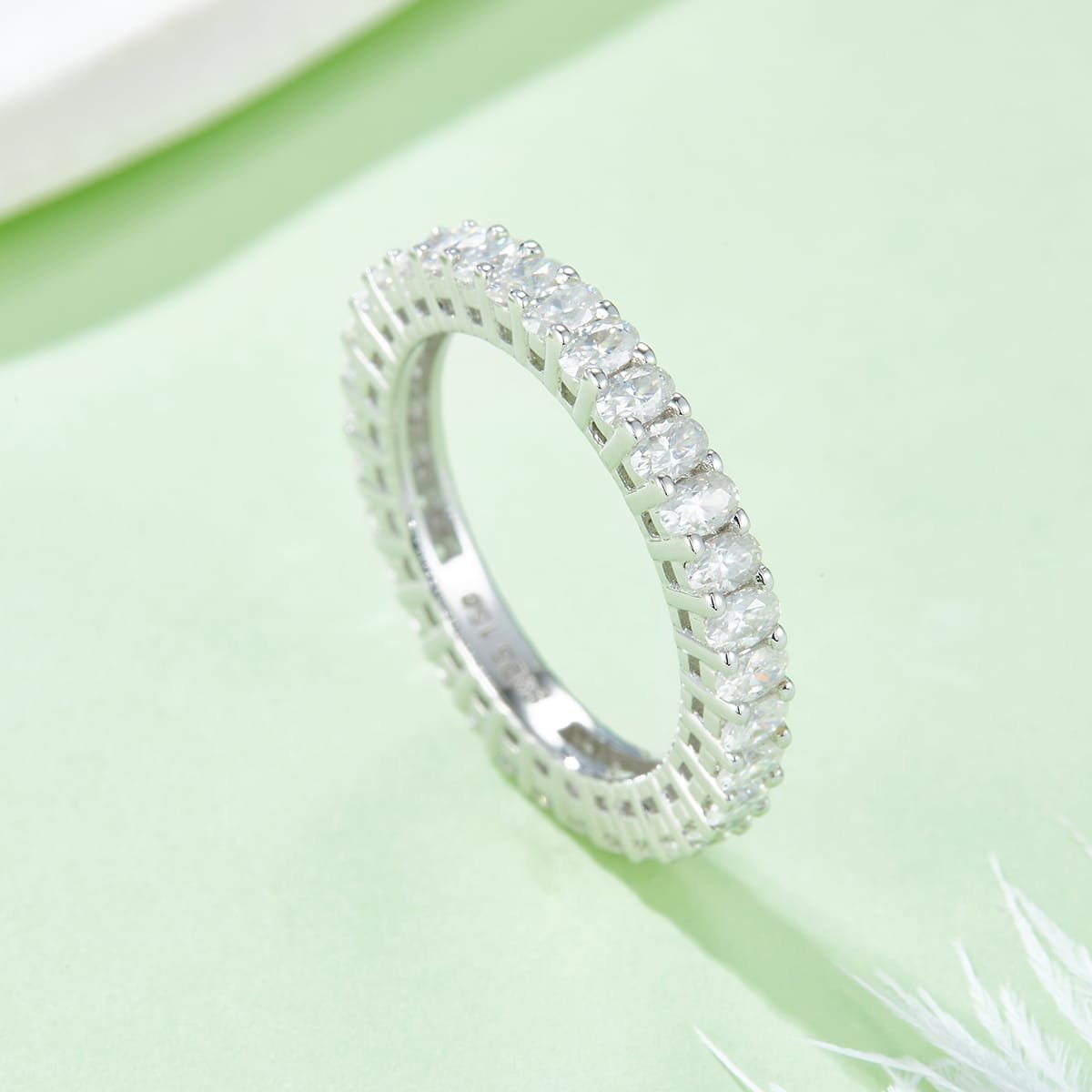 nhẫn vĩnh cửu moissanite cắt oval m97b 04