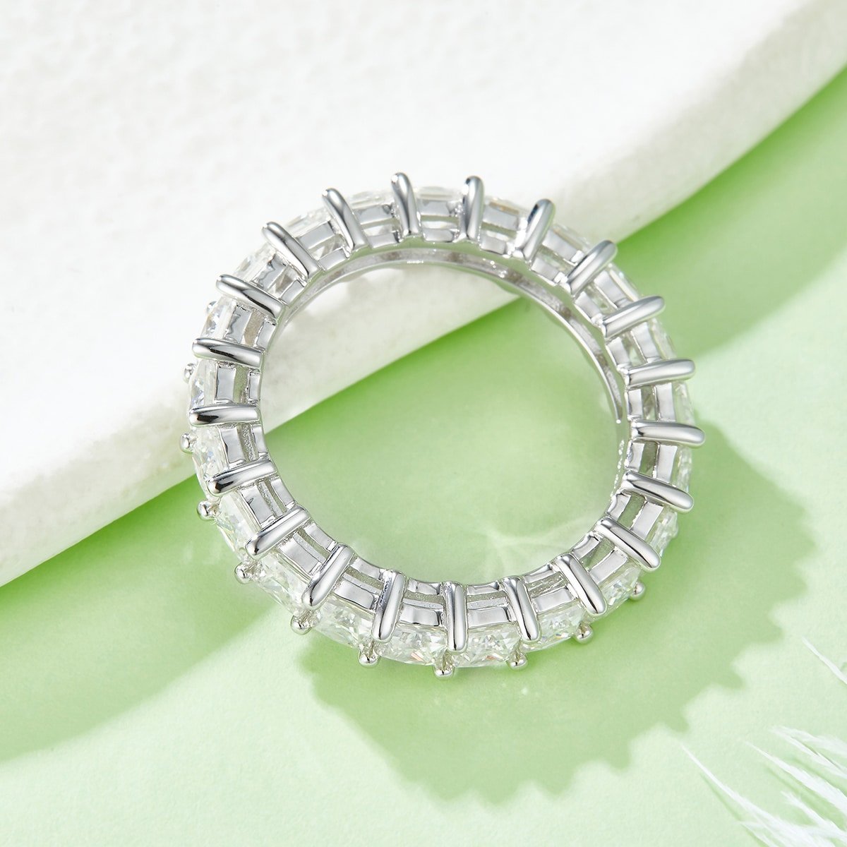 Anillo de eternidad de moissanita talla princesa m97e 05