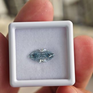 Đá Moissanite màu xanh nhạt, cắt hình bầu dục, kích thước 6x12mm, mã số 01.