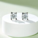 classic bull head setting moissanite earrings stud t04a-e 02