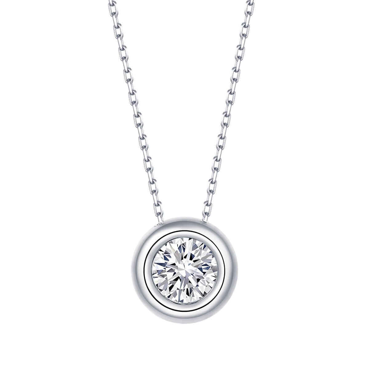 Collana con pendente in moissanite taglio rotondo con incastonatura a castone O40A O04B N 01
