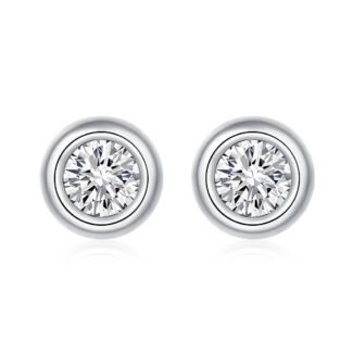 Orecchini a lobo con moissanite taglio rotondo incastonata a castone O40A O40B E 01