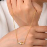 0.8ct Pear cut twisted Moissanite pendant necklace 6 Colar com pingente de moissanita torcida em formato de pera de 0,8 ct