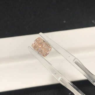 Diamante rosa cultivado em laboratório, diamante de laboratório com lapidação almofada, diamante de laboratório com lapidação almofada, diamante rosa, diamante rosa de laboratório, diamante rosa criado em laboratório, diamante de laboratório IGI, diamante cultivado em laboratório IGI, diamante CVD, diamante de laboratório colorido, diamante de laboratório colorido, diamante rosa intenso, diamante rosa intenso de laboratório