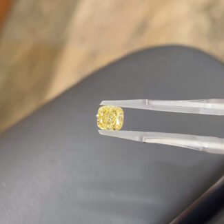 1,51 ct kussenslijpsel, fancy intens gele laboratoriumdiamant